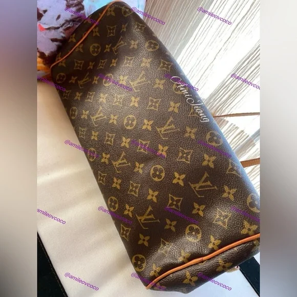 Louis Vuitton Montorgueil GM Monogram Shoulder Bag - Picture 6 of 16